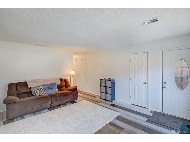 9906 Orangewood Dr, Thornton, CO 80260