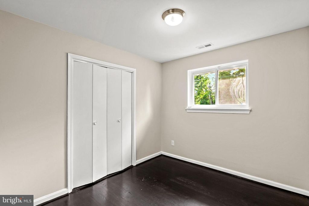 Image 17 of property listing at 710 FARMINGTON RD W, Accokeek, MD 20607
