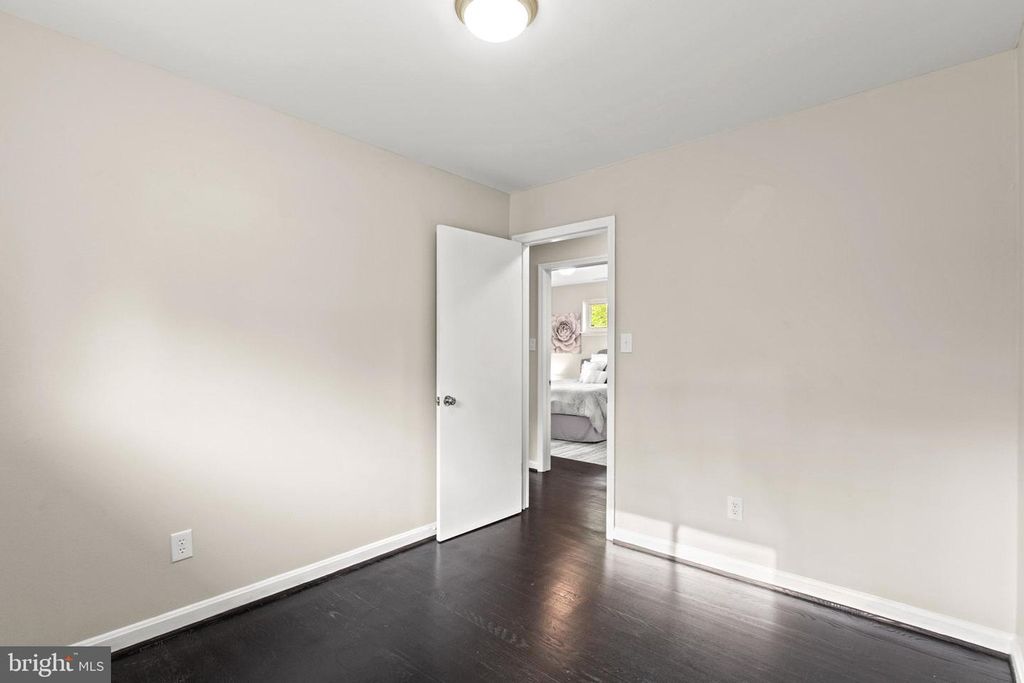 Image 18 of property listing at 710 FARMINGTON RD W, Accokeek, MD 20607