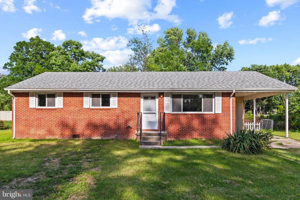 Image 2 of property listing at 710 FARMINGTON RD W, Accokeek, MD 20607