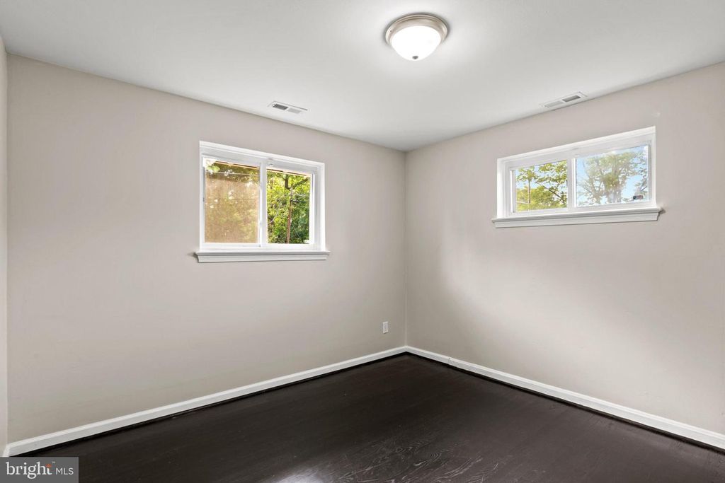 Image 22 of property listing at 710 FARMINGTON RD W, Accokeek, MD 20607