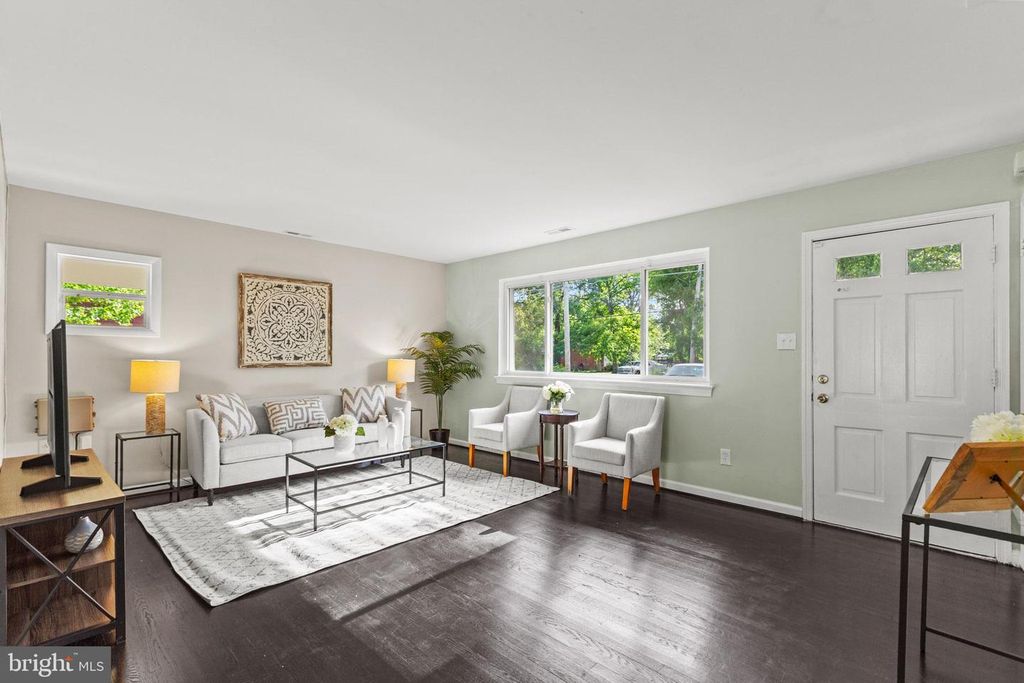 Image 7 of property listing at 710 FARMINGTON RD W, Accokeek, MD 20607