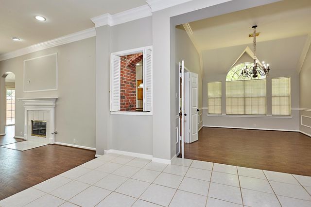 6734 Wildacre Drive, Sugar Land, TX 77479