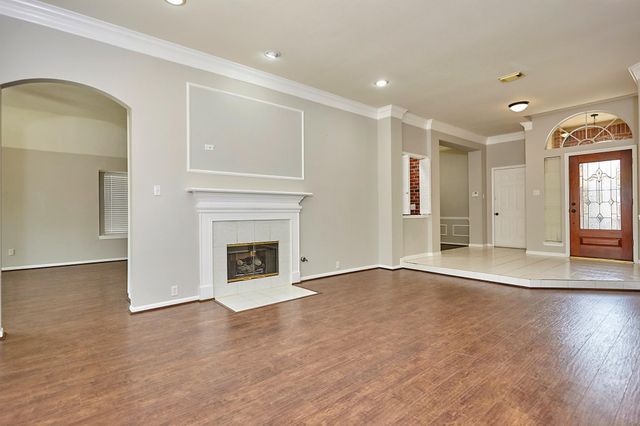 6734 Wildacre Drive, Sugar Land, TX 77479