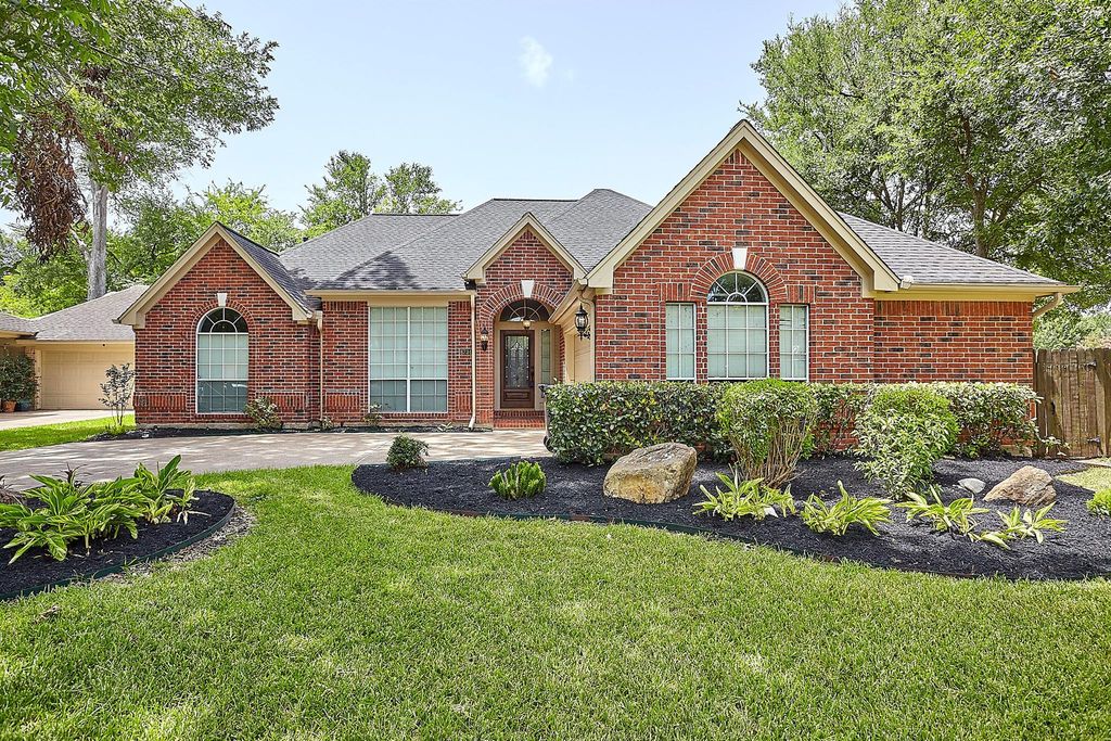 6734 Wildacre Drive, Sugar Land, TX 77479