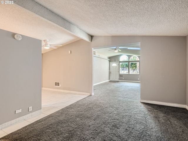 6402 Se 57TH Ave, Portland, OR 97206