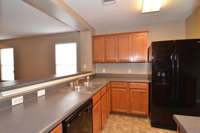 806 Municipal DR, Leander, TX 78641