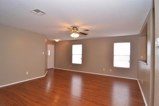 806 Municipal DR, Leander, TX 78641