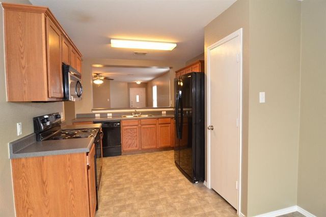 806 Municipal DR, Leander, TX 78641