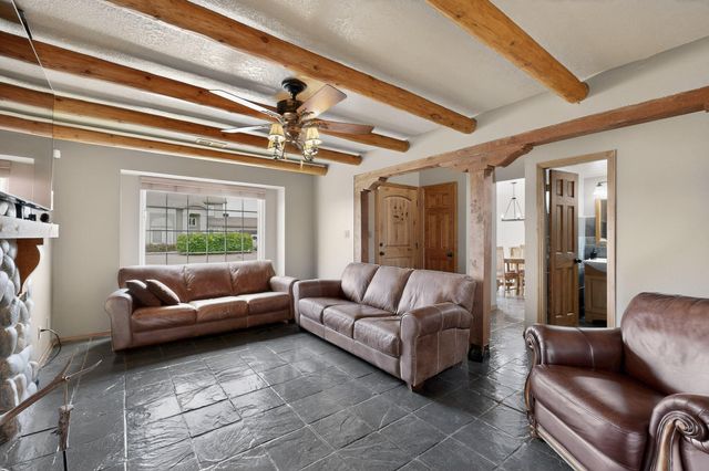 832 Monticello Park Drive SE, Rio Rancho, NM 87124