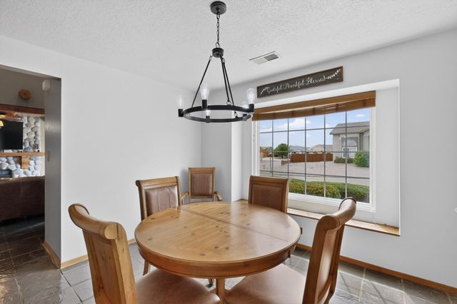 832 Monticello Park Drive SE, Rio Rancho, NM 87124