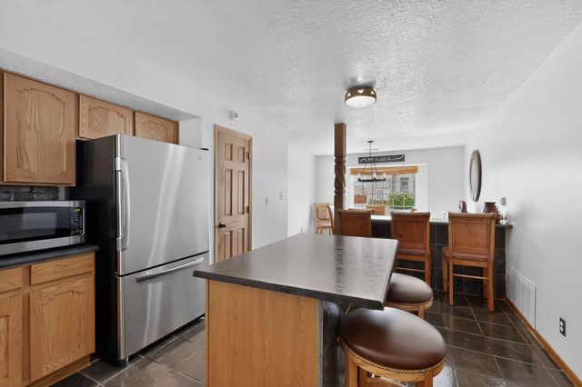 832 Monticello Park Drive SE, Rio Rancho, NM 87124