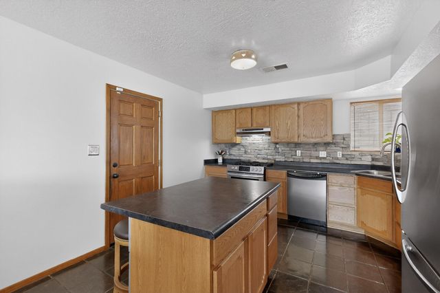 832 Monticello Park Drive SE, Rio Rancho, NM 87124