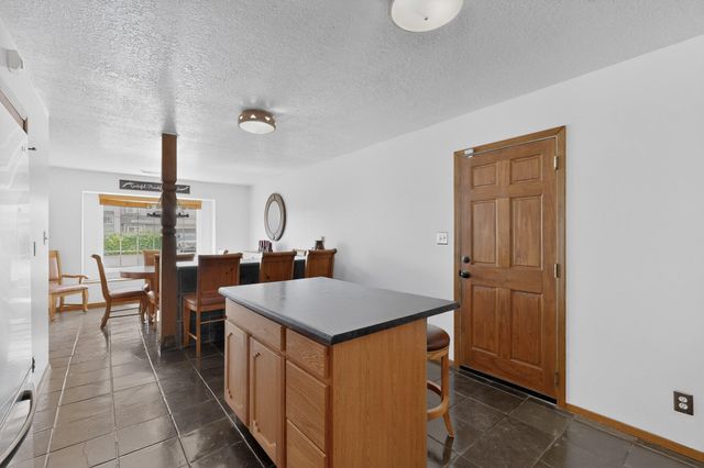 832 Monticello Park Drive SE, Rio Rancho, NM 87124