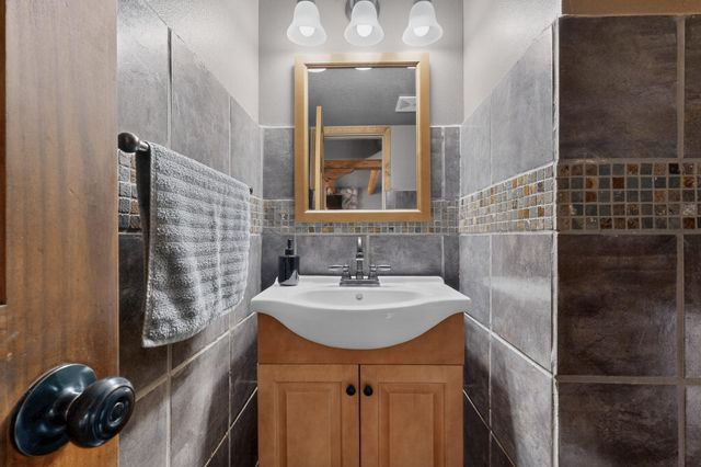 832 Monticello Park Drive SE, Rio Rancho, NM 87124