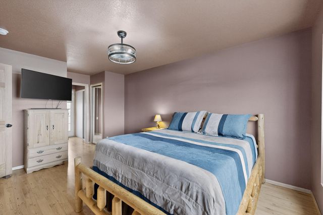 832 Monticello Park Drive SE, Rio Rancho, NM 87124