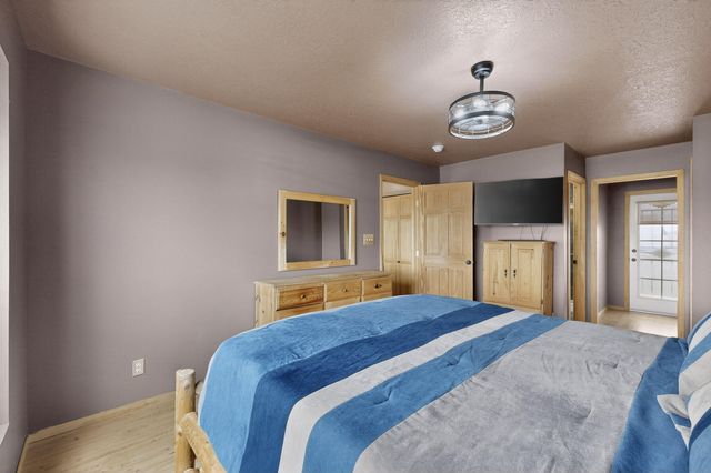 832 Monticello Park Drive SE, Rio Rancho, NM 87124