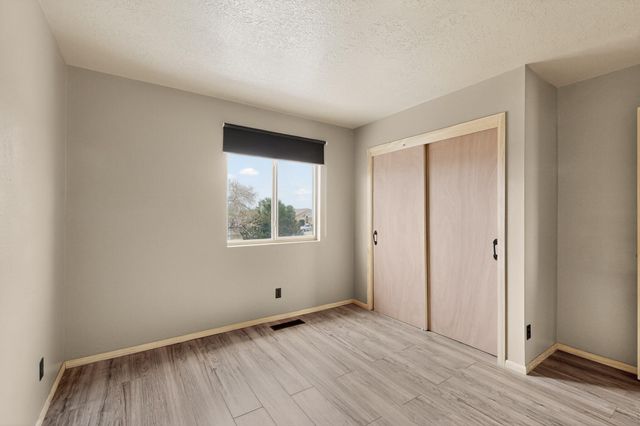 832 Monticello Park Drive SE, Rio Rancho, NM 87124