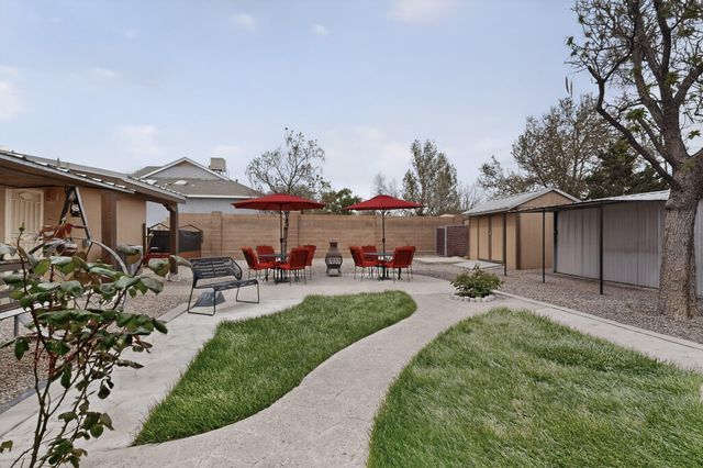 832 Monticello Park Drive SE, Rio Rancho, NM 87124