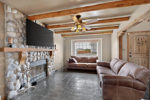 832 Monticello Park Drive SE, Rio Rancho, NM 87124