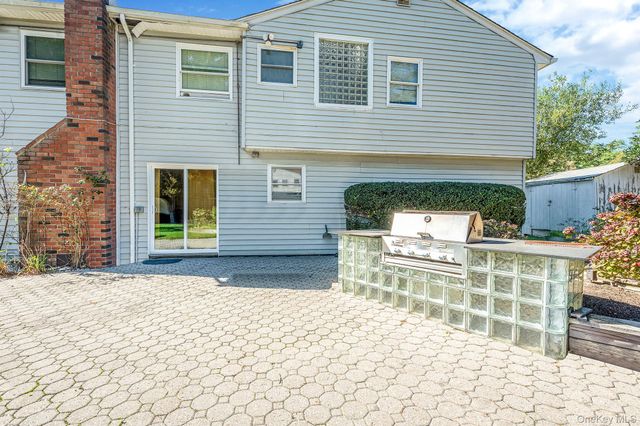 19 Dumond Place, Coram, NY 11727
