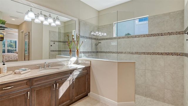 7504 WINDY HILL COVE, Lakewood Ranch, FL 34202