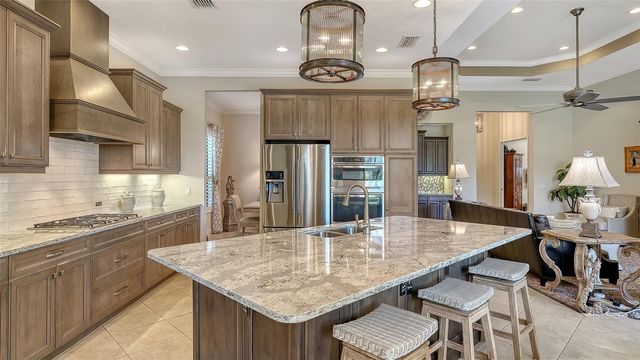 7504 WINDY HILL COVE, Lakewood Ranch, FL 34202
