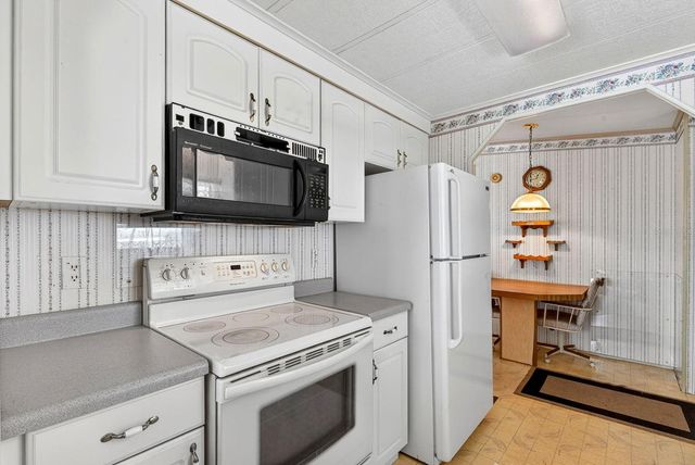 8906 31ST AVENUE E, Palmetto, FL 34221