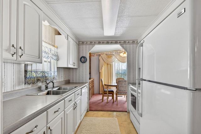 8906 31ST AVENUE E, Palmetto, FL 34221