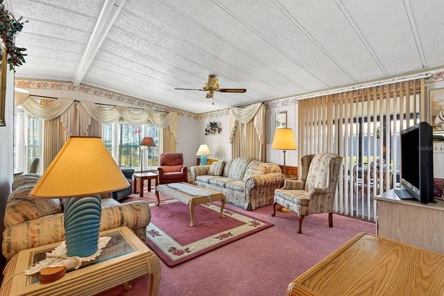 8906 31ST AVENUE E, Palmetto, FL 34221
