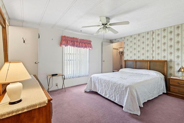 8906 31ST AVENUE E, Palmetto, FL 34221