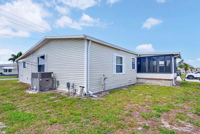 8906 31ST AVENUE E, Palmetto, FL 34221