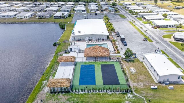 8906 31ST AVENUE E, Palmetto, FL 34221