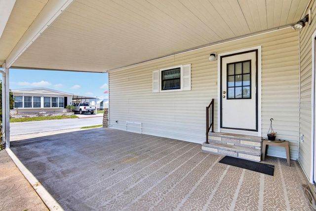 8906 31ST AVENUE E, Palmetto, FL 34221
