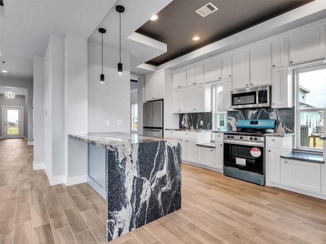 18809 Warrior Road, Galveston, TX 77554