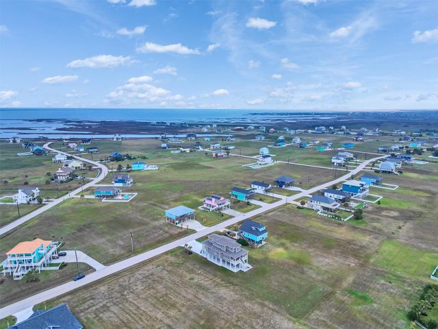 18809 Warrior Road, Galveston, TX 77554