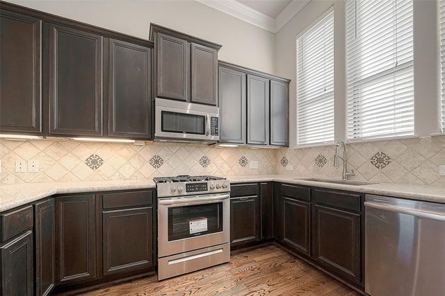 2634 Texas Street, Houston, TX 77003