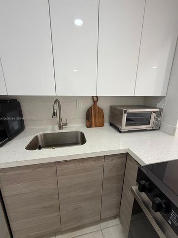 12105 NE 11th Place 306, North Miami, FL 33161