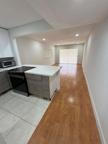 12105 NE 11th Place 306, North Miami, FL 33161