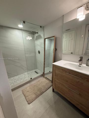 12105 NE 11th Place 306, North Miami, FL 33161