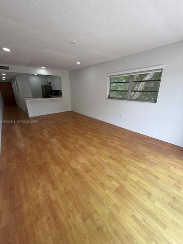 12105 NE 11th Place 306, North Miami, FL 33161