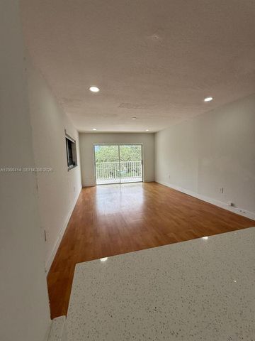 12105 NE 11th Place 306, North Miami, FL 33161