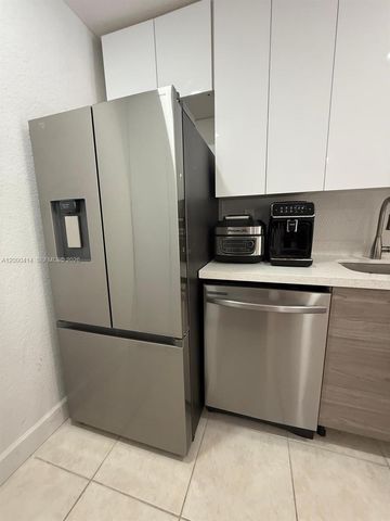 12105 NE 11th Place 306, North Miami, FL 33161