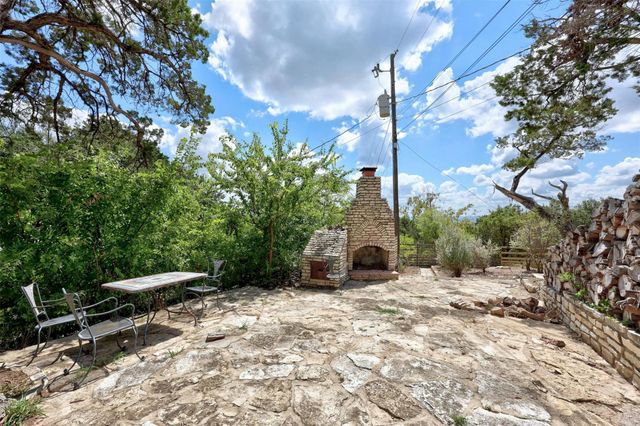 8517 Grandview DR, Jonestown, TX 78645