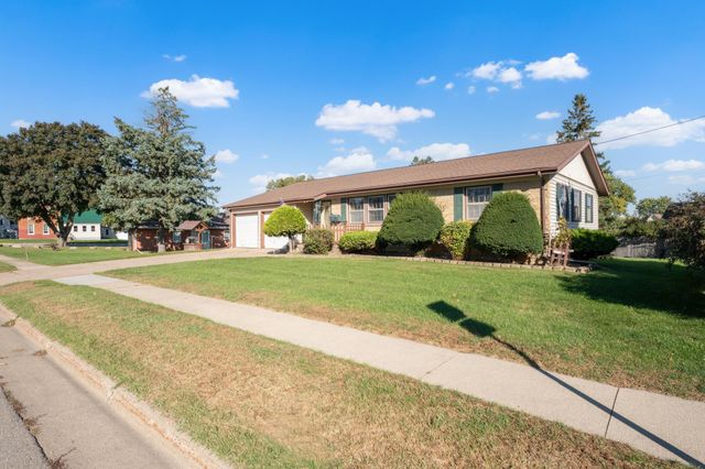 19 5th Street SE, Eyota, MN 55934