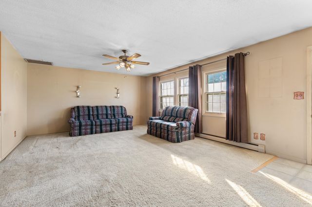 19 5th Street SE, Eyota, MN 55934