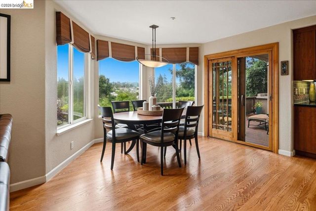 18100 De Souza Pl, Castro Valley, CA 94546