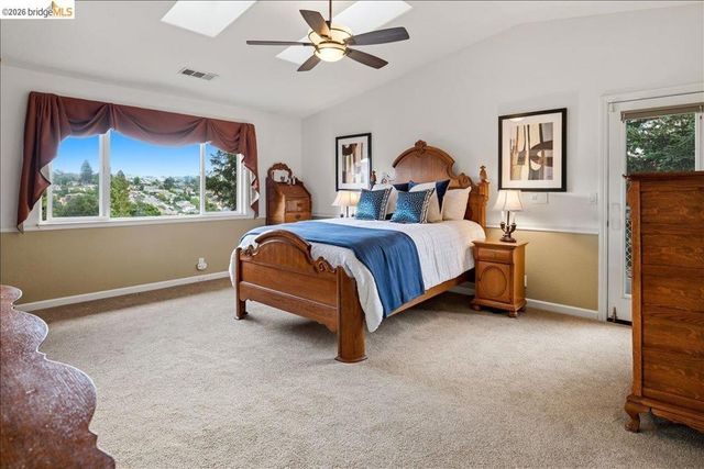 18100 De Souza Pl, Castro Valley, CA 94546