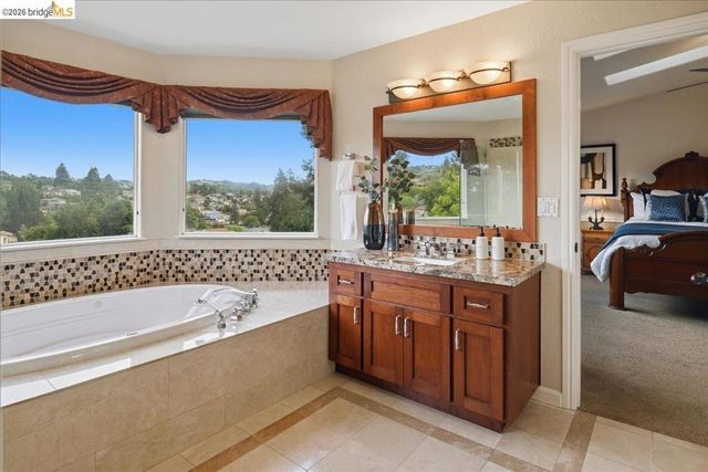 18100 De Souza Pl, Castro Valley, CA 94546