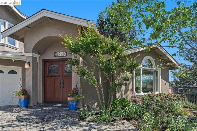 18100 De Souza Pl, Castro Valley, CA 94546